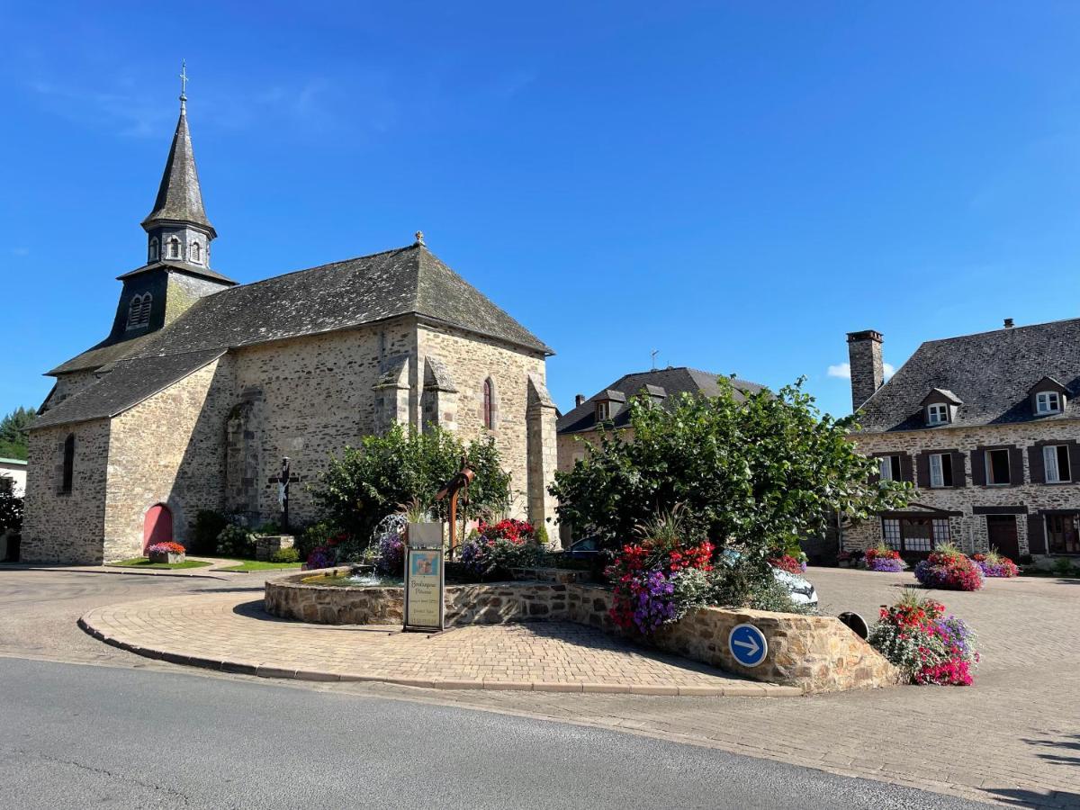 La Maison Charmante D'Elisabeth Saint-Ybard Zewnętrze zdjęcie